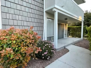 Photo #6: 2411093 Listing