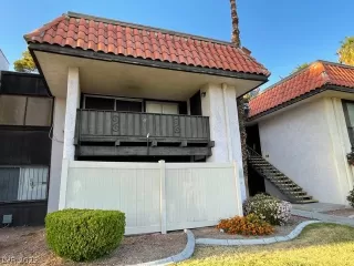 Photo #2: 2411096 Listing