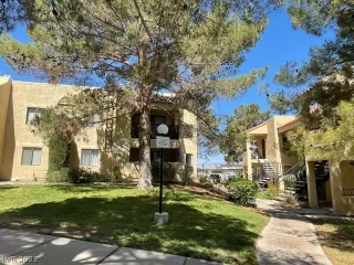 Photo #3: 2411102 Listing 