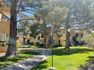 Photo #4: 2411102 Listing 