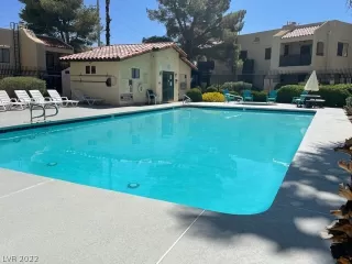 Photo #6: 2411102 Listing 