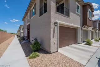 Photo #4: 2411117 Listing