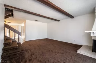 Photo #3: 2411146 Listing