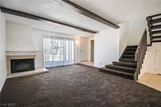 Photo #4: 2411146 Listing