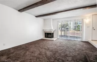 Photo #5: 2411146 Listing