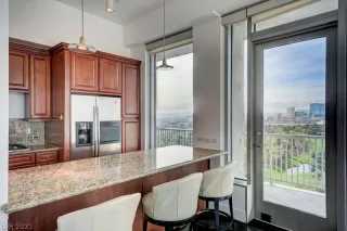 Photo #3: 2411166 Listing