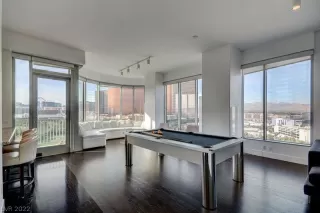 Photo #4: 2411166 Listing