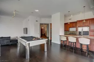 Photo #6: 2411166 Listing