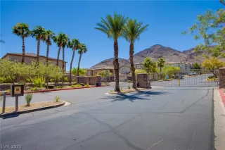 Photo #6: 2411183 Listing 