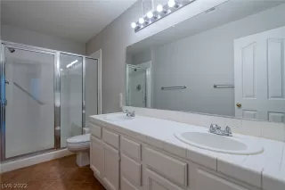 Photo #3: 2411225 Listing