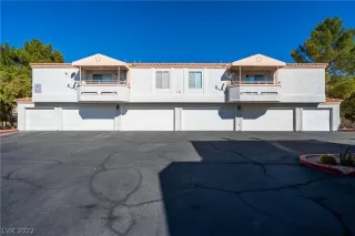 Photo #4: 2411225 Listing