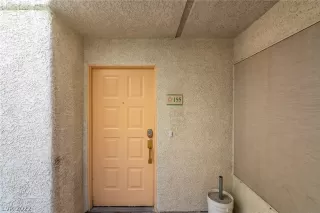 Photo #5: 2411225 Listing