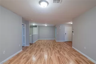 Photo #6: 2411225 Listing