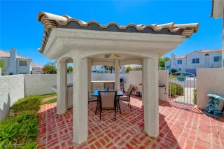 Photo #2: 2411262 Listing 