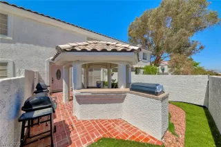 Photo #6: 2411262 Listing 