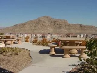 Photo #3: 2411271 Listing