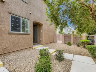 Photo #2: 2411290 Listing