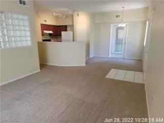 Photo #2: 2411396 Listing 