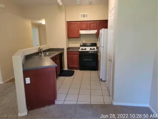 Photo #5: 2411396 Listing 