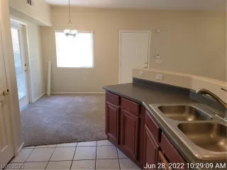 Photo #6: 2411396 Listing 