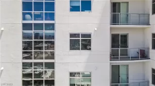 Photo #2: 2411404 Listing 