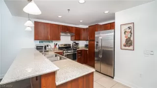 Photo #4: 2411404 Listing 