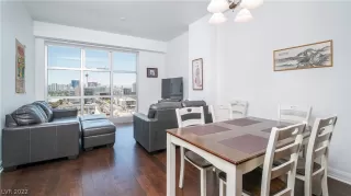 Photo #6: 2411404 Listing 