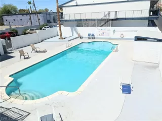 Photo #3: 2411416 Listing 