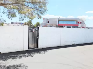 Photo #4: 2411416 Listing 