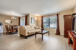 Photo #4: 2411436 Listing 