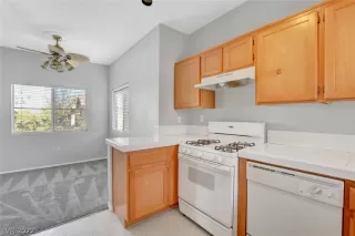 Photo #4: 2411472 Listing