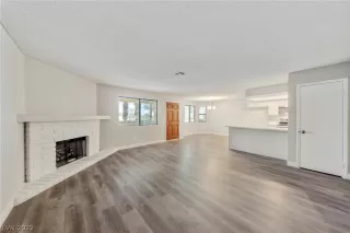 Photo #3: 2411481 Listing