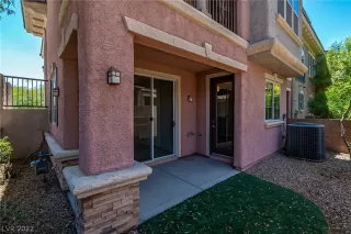 Photo #4: 2411487 Listing