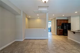 Photo #6: 2411487 Listing