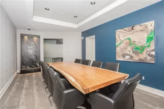 Photo #5: 2411517 Listing 