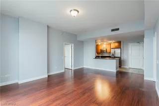 Photo #2: 2411521 Listing