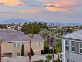 Photo #2: 2411558 Listing