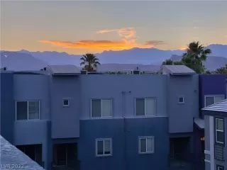 Photo #3: 2411558 Listing