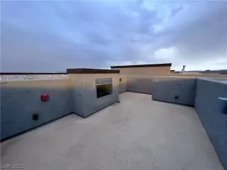 Photo #5: 2411558 Listing