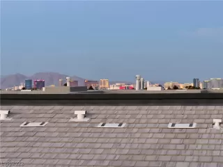 Photo #6: 2411558 Listing