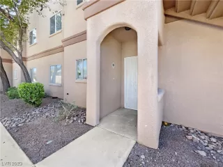 Photo #4: 2411644 Listing