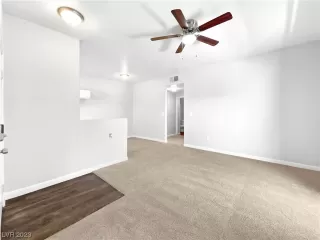 Photo #6: 2411644 Listing