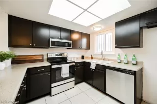 Photo #1: 2411727 Listing