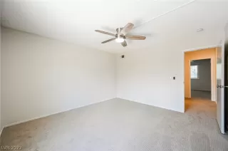 Photo #6: 2411727 Listing