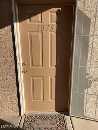 Photo #3: 2411728 Listing 