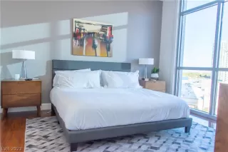 Photo #5: 2411789 Listing 