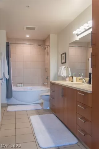 Photo #6: 2411789 Listing 