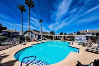 Photo #3: 2411821 Listing