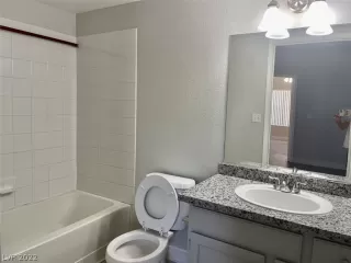 Photo #4: 2411822 Listing 