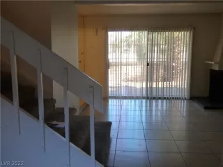 Photo #3: 2411823 Listing